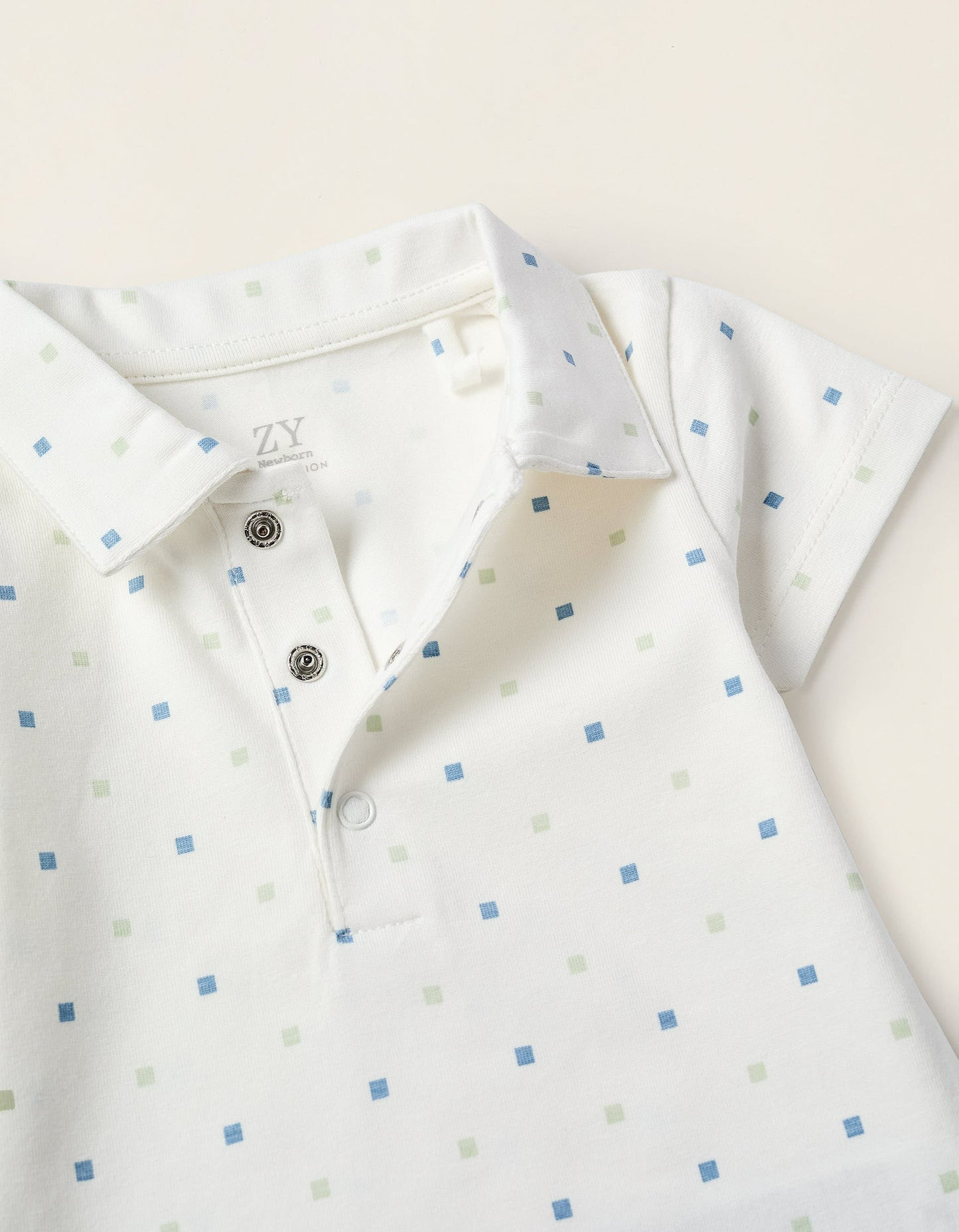 Bodysuit with Motif + Piqué Shorts for Newborns, White/Green